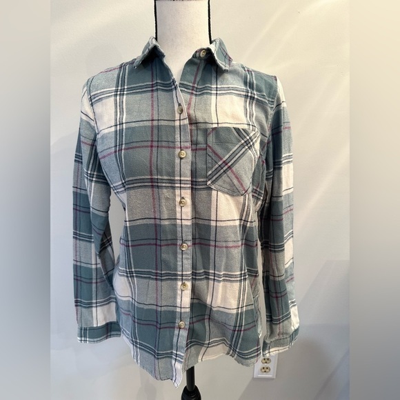 Field & stream woman’s green striped with purple flannel - Picture 1 of 4